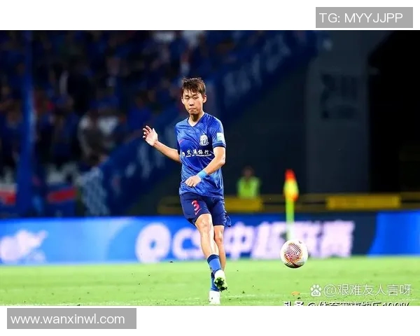 上海足球新星崛起引关注球迷热议明星球员表现与未来潜力
